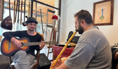 Rus dans öğretmeni dinlediği neyden etkilenerek Müslüman oldu