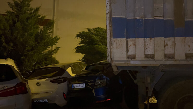 Tunceli’de freni patlayan kamyon 5 araca ziyan verdi