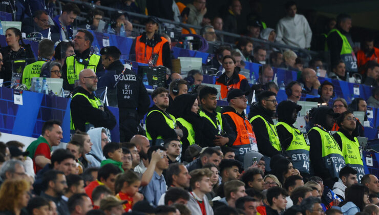 UEFA Uluslar Ligi final maçında bir taraftar ömrünü yitirdi