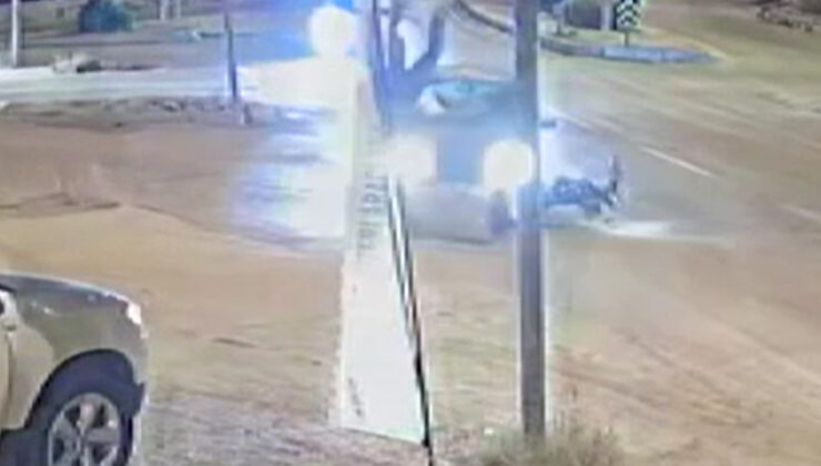 Adana’da arabanın çarptığı motosikletin şoförü yaralandı