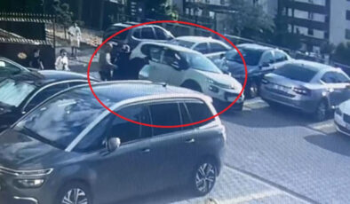 Ankara’da site kapısının önünde bekleyen ikili araba çarptı