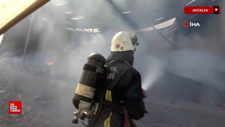 Antalya’da duvar çöktü, itfaiye erleri son anda kurtuldu