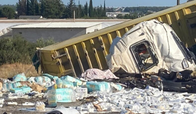 Antalya’da iki tırın çarpıştığı kazada 1 can kaybı