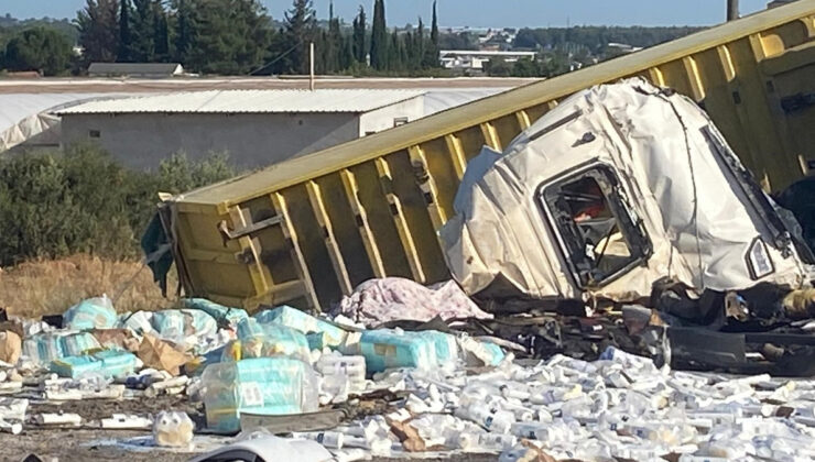 Antalya’da iki tırın çarpıştığı kazada 1 can kaybı