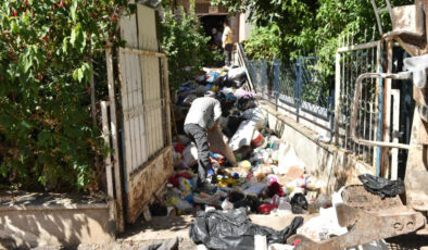 Antalya’da şaşkınlık yaratan olay: 6 katlı binadan 20 kamyon çöp çıktı