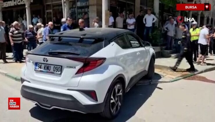 Bursa’da fren yerine gaza basınca kaldırımdaki yayalara çarptı