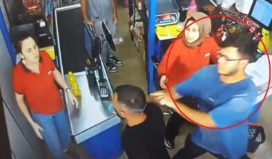 Bursa’da kasiyere yumruk atan saldırgana müdahale etti: Bayan darbediliyordu, duramadım