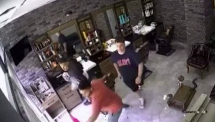 Bursa’da zelzele tıraşı yarım bıraktırdı, panik sokağa taştı