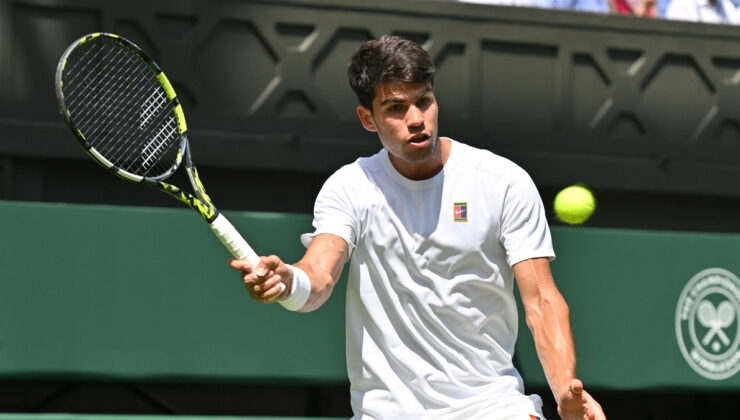 Carlos Alcaraz, Wimbledon’da 3. çeşide çıktı