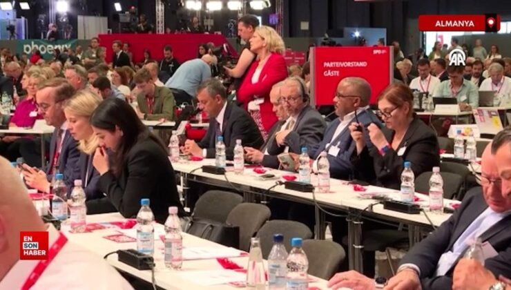 CHP Genel Başkanı Özel, Almanya’da SPD Kongresi’ne katıldı