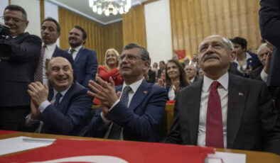 CHP’lilerin Kılıçdaroğlu’na veda ettiği manzaralar gündem oldu: Özel ağlamıştı