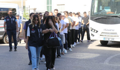 Denizli’de eskort ilanıyla 11 milyon dolandıran 17 kuşkulu tutuklandı