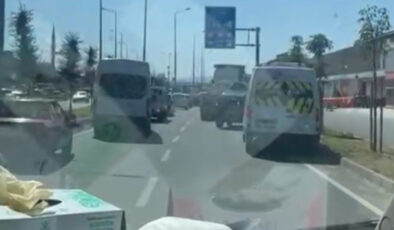 Düzce’de şoförler ambulansa fermuar usulüyle yol verdi