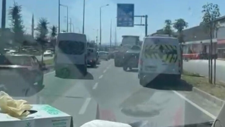 Düzce’de şoförler ambulansa fermuar usulüyle yol verdi