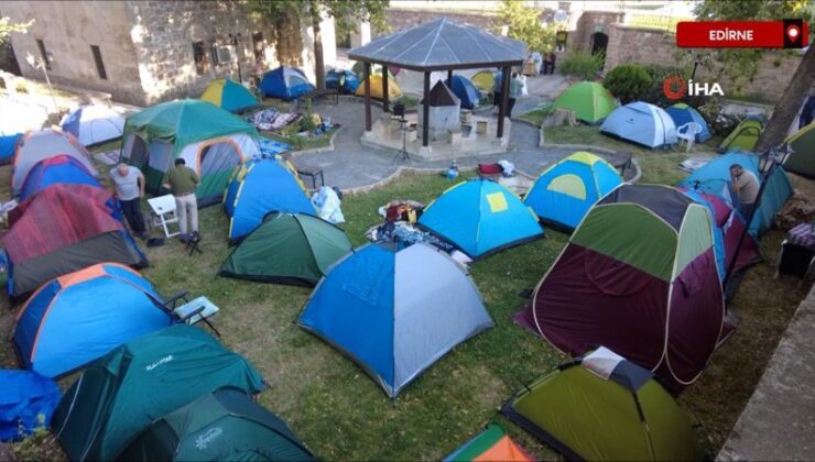 Edirne’de oteller doldu, Kırkpınar izleyicileri parklarda çadır kurdu