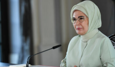 Emine Erdoğan’dan kollayıcı ailelere teşekkür iletisi