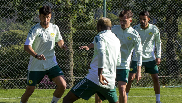 Esenler Eroksporlu oyuncularda parola şampiyonluk