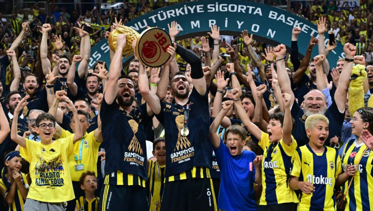 Fenerbahçe, dönemde 84 maça çıktı 3 kupayı müzesine götürdü