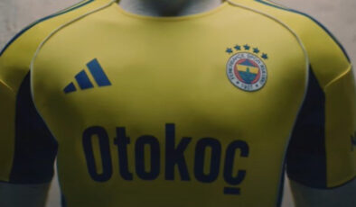 Fenerbahçe, eski oyuncularıyla yeni dönem formalarını tanıttı