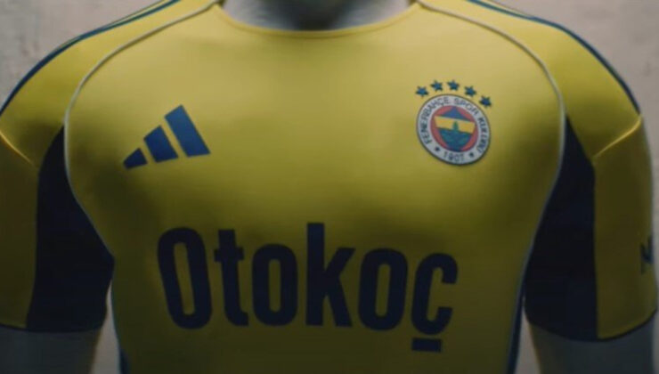 Fenerbahçe, eski oyuncularıyla yeni dönem formalarını tanıttı
