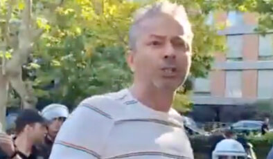 İrfan Değirmenci elinde Atatürk heykeli ile açıklama yaptı: Beni dinlemeye gelmiş