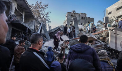 İsrail, Gazze’de taarruzlarını sürdürüyor