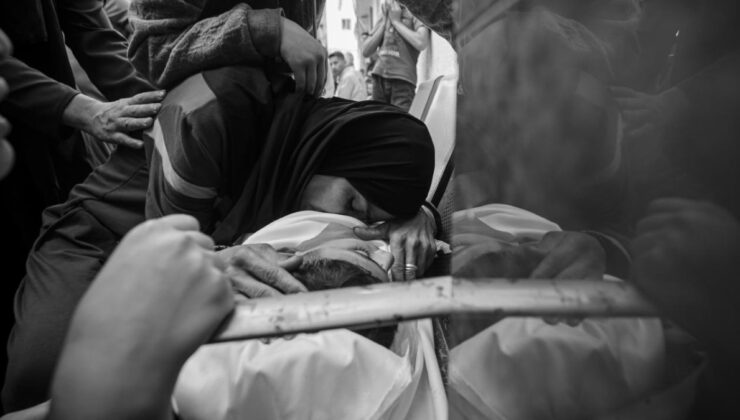 İsrail, Gazze’de yardım bekleyenlere saldırdı