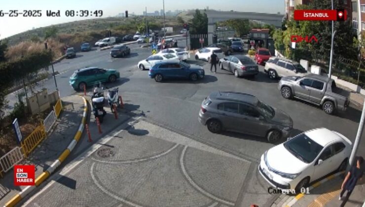 İstanbul’da 2 araba baş başa çarpıştı