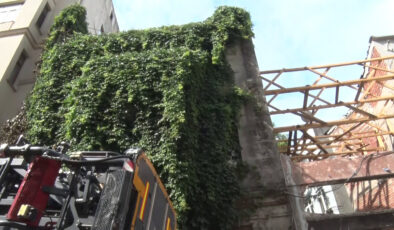 İstanbul’da metruk binada çıkan yangın korkuttu