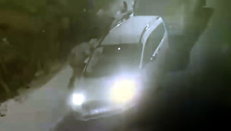 İstanbul’da şoförü arabadayken, torpidonun üzerindeki telefonu çaldı