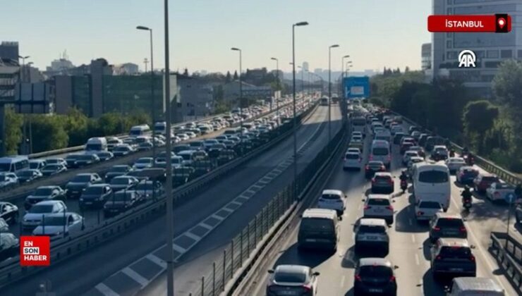 İstanbul’da trafik yoğunluğu yüzde 74’e çıktı