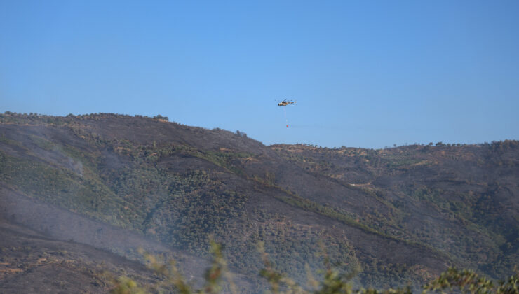 İzmir Ödemiş’te 3 gündür devam eden yangın sonrası dağlar siyaha büründü