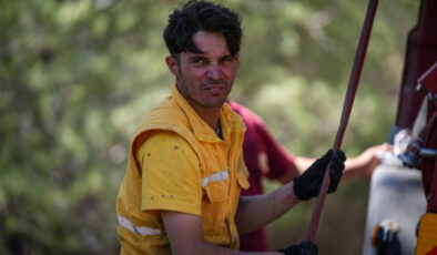 İzmir’de alev savaşçılarının orman yangınlarıyla gayreti sürüyor