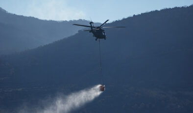 İzmir’deki orman yangınlarına müdahale sürüyor