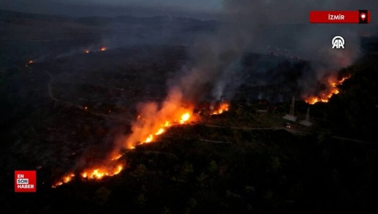İzmir’in Çeşme ilçesinde çıkan orman yangınına müdahale sürüyor