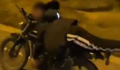 Karabük’te motosikletlinin tehlikeli seyahati