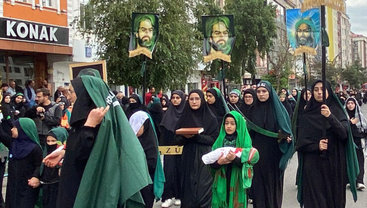 Kars’ta binlerce kişi kerbela şehitlerini andı