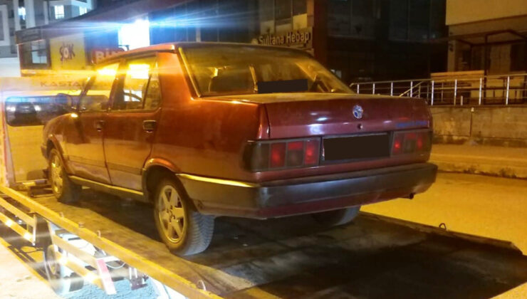 Kastamonu’da drift atan ehliyetsiz şoförün aracı trafikten men edildi