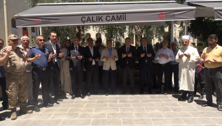 Kilis’te onarımı tamamlanan Çalık Camii ibadete açıldı