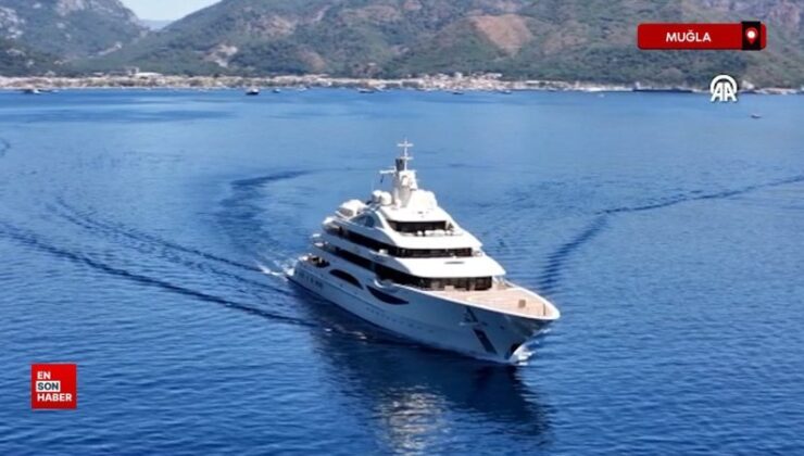 Lüks yat ‘Alaiya’ Marmaris’te yakıt ikmali yapıldı