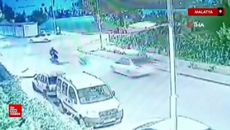 Malatya’da denetimden çıkan motosiklet arabanın altına girdi