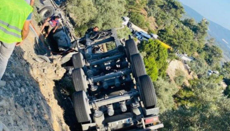 Muğla’da tırın şarampole devrildiği kazada 1 yaralı