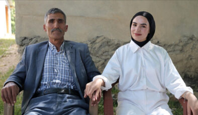 Muş’ta YKS günü duygulandıran baba-kız buluşması