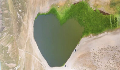 Nemrut’un simgesi susuz kaldı: Kalp Gölü biçimini kaybediyor