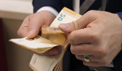 Piyasalarda gün sonu: Borsa yükseldi, altın düştü