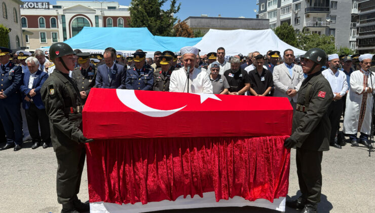 Şehit Albay memleketi İzmir’de son seyahatine uğurlandı