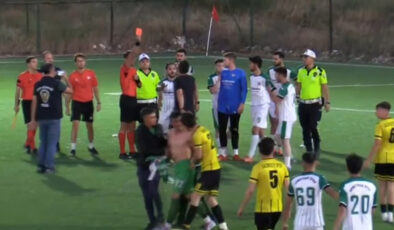 Son saniyede atılan gol geçersiz olunca saha karıştı!