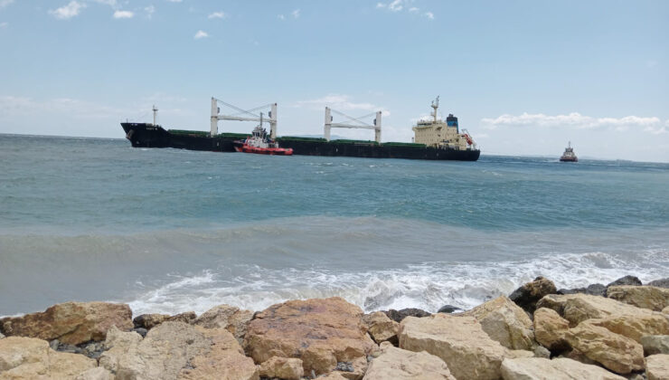 Tekirdağ’da karaya oturan gemi açığa çekiliyor