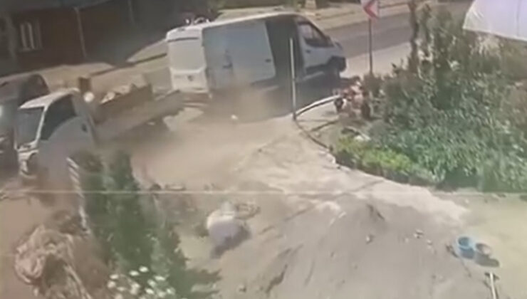 Yalova’da 4 aracın karıştığı kazada yol kenarında çalışan emekçi mevtten döndü