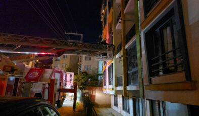 Zonguldak’ta apartman dairesinden yükselen duman paniğe neden oldu